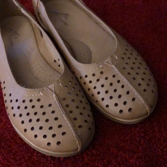 Shoes - Picture 3 of 3